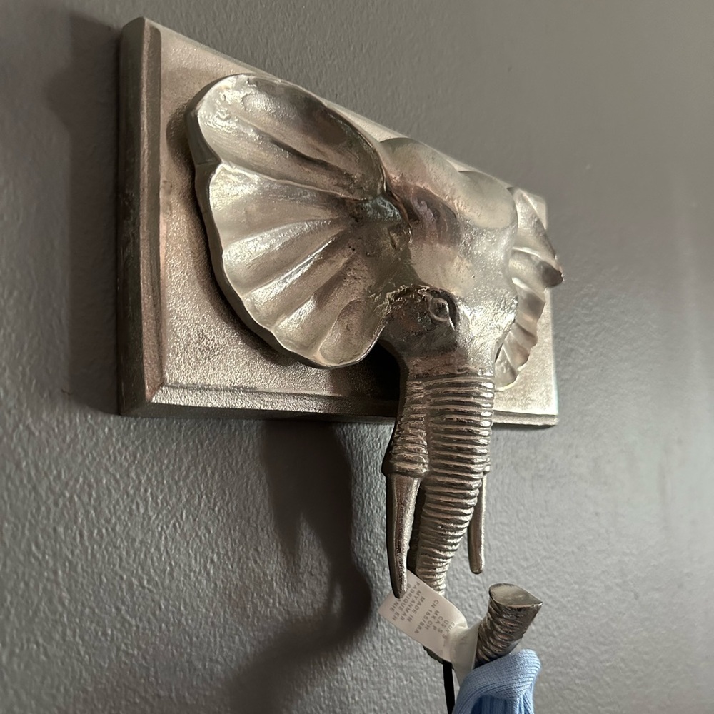 Metal wall hook - Picture 3 of 4